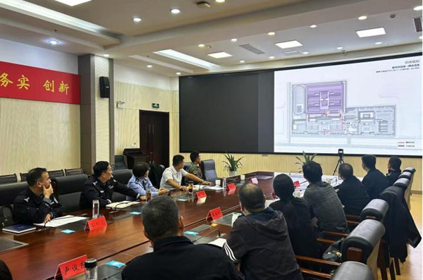 省廳監(jiān)管總隊(duì)、揚(yáng)州支隊(duì)來郵聽取高郵市看守所異地遷建工程規(guī)劃設(shè)計(jì)和智慧監(jiān)管系統(tǒng)方案匯報(bào) (2)_副本.jpg
